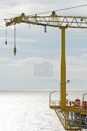 Téléchargez les photos : An offshore production platform in a Gulf of Thailand - en image libre de droit