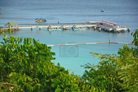 Téléchargez les photos : Koh Larn  Harbour in Pattaya, Thailand. - en image libre de droit
