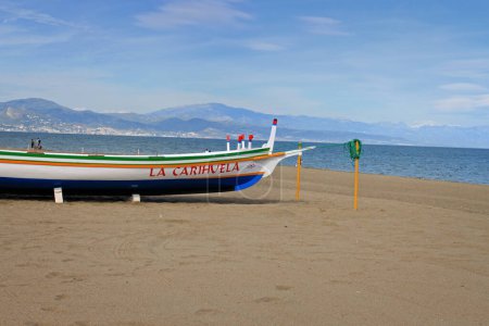 Téléchargez les photos : Bateau de pêche à Torremolinos - en image libre de droit