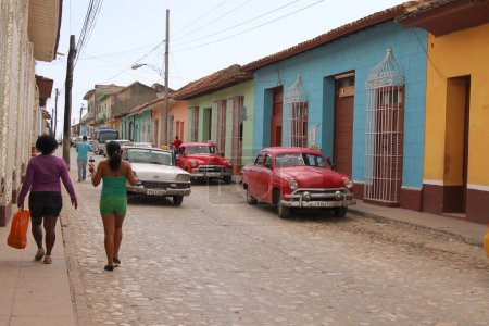 Foto de Coches Clásicos en Trinidad, Cuba - Imagen libre de derechos