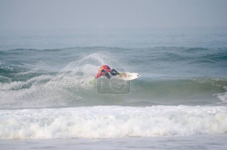 Téléchargez les photos : Joel Parkinson sur la vague pendant la compétition - en image libre de droit