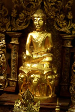 Foto de Buddha de oro, concepto de tema religioso - Imagen libre de derechos