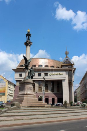 Téléchargez les photos : Monument du poète polonais Adam Mickiewicz à Lviv - en image libre de droit