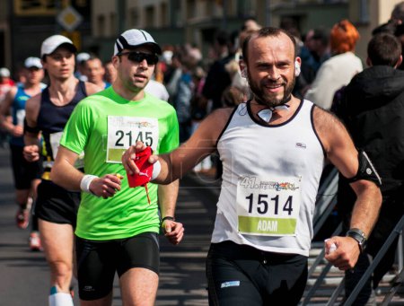 Téléchargez les photos : Hommes en course au Marathon - en image libre de droit