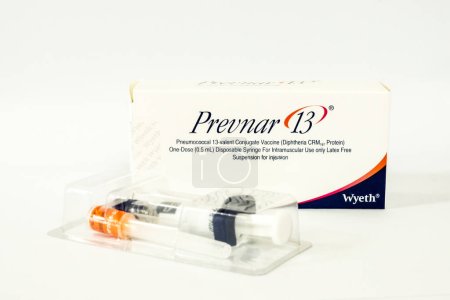 Foto de Prevnar 13 vacuna, neumococo sobre fondo blanco - Imagen libre de derechos