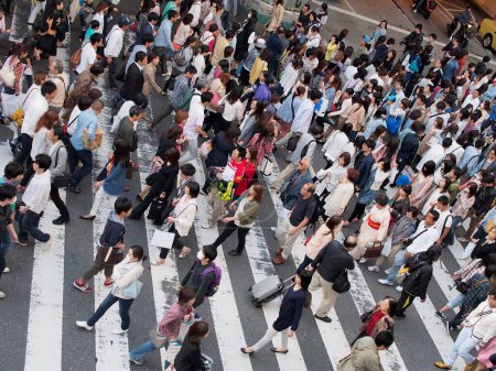 Téléchargez les photos : Passage de rue occupé en Asie - en image libre de droit