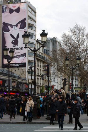 Téléchargez les photos : Paris Boulevard de Clichy - en image libre de droit