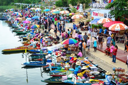 Téléchargez les photos : Floating market in Klonghae - en image libre de droit