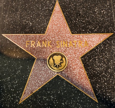 Téléchargez les photos : LOS ANGELES, États-Unis - 23 AOÛT : Frank Sinatra Hollywood Star, 2013 - en image libre de droit