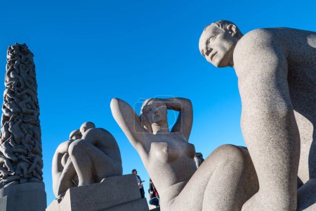 Foto de Esculturas en parejas parque Vigeland - Imagen libre de derechos