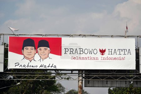 Téléchargez les photos : Panneau d'affichage prabowo hatta rajasa dans la rue - en image libre de droit