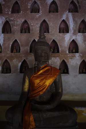 Foto de Imagen de Buda en Wat Sraket - Imagen libre de derechos