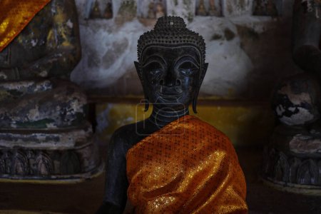 Téléchargez les photos : Image de Bouddha à Wat Sraket - en image libre de droit