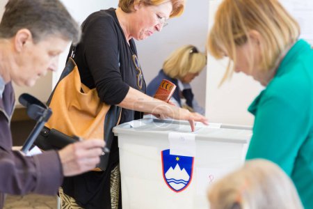 Téléchargez les photos : Elections législatives slovènes, 2014. - en image libre de droit