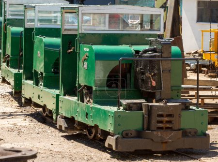 Téléchargez les photos : Locomotives diesel industrielles à écartement étroit - en image libre de droit