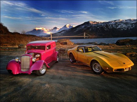 Foto de Vehículos de lujo estacionados en el fondo de la naturaleza - Imagen libre de derechos