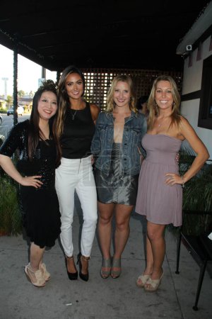 Téléchargez les photos : Alice Aoki, Katie Cleary, Kira Cahill, Andrea C. Kelley Christy Oldham's Healthy Dogs Presents No Excuse For Animal Abuse Fashion Show to benefit St. Martin Animal Foundation, Joe's Great American Bar and Grill, Burbank, CA - en image libre de droit