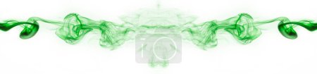 Téléchargez les photos : Fumée de bâton Joss isolé sur fond blanc - en image libre de droit