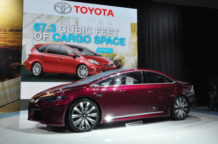 Téléchargez les photos : Toyota NS4 Voiture, concept autoshow - en image libre de droit