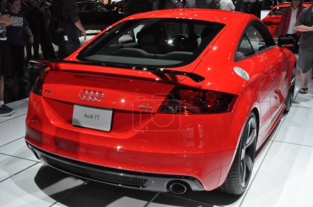 Téléchargez les photos : Audi TT sur le salon de l'automobile - en image libre de droit