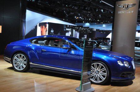 Téléchargez les photos : Bentley Continental GT sur le salon de l'automobile - en image libre de droit