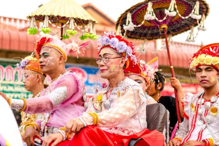 Foto de MAE HONG SON, TAILANDIA-ABRIL 6: Poi Sang long festival, una ceremonia - Imagen libre de derechos