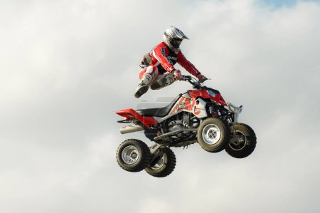 Foto de Stunt rider jumping, sport - Imagen libre de derechos