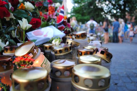 Téléchargez les photos : Bougies dans le centre d'Oslo vue rapprochée - en image libre de droit