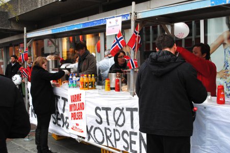 Téléchargez les photos : OSLO - 17 MAI : La Journée de la Constitution norvégienne est la fête nationale de la Norvège et est un jour férié national officiel célébré le 17 mai de chaque année. Photo prise le 17 mai 2012 - en image libre de droit
