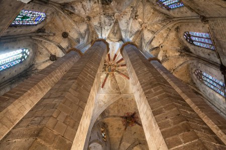 Téléchargez les photos : Cathédrale gothique de Santa Maria del Mar - Barcelone, Espagne - en image libre de droit