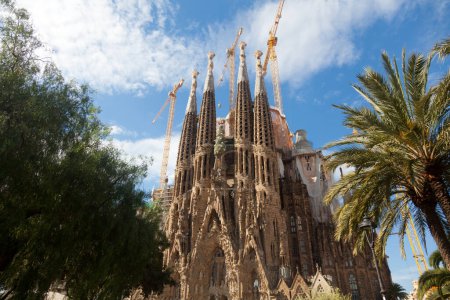 Téléchargez les photos : Eglise de la Sagrada Familia à Barcelone, Espagne - en image libre de droit