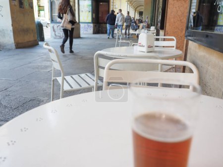 Foto de Ale glass of beer - Imagen libre de derechos