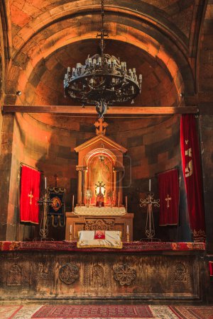 Téléchargez les photos : Bel intérieur de la vieille église. Religion, concept de lieu sacré - en image libre de droit