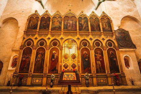 Téléchargez les photos : Belle église géorgienne Intérieur - en image libre de droit