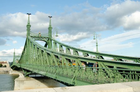 Foto de Szabadsg escondido - Puente de la Libertad en Budapest, Hungría - Imagen libre de derechos