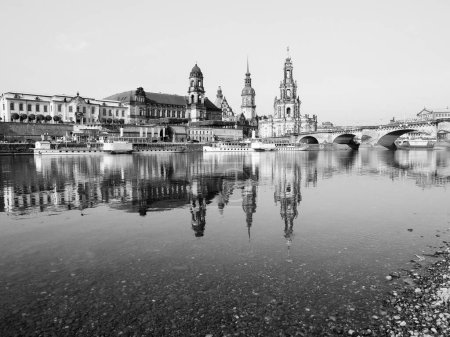 Téléchargez les photos : Vue sur la ville de Dresde, ville - en image libre de droit