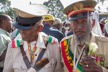 Téléchargez les photos : Addis Ababa - Sept 2: Decorated war veterans attends the celebrations of the 119th Anniversary of the Ethiopian Army's victory over the invading Italian forces in the 1896 battle of Adwa. September 2, 2015, Addis Ababa, Ethiopia. - en image libre de droit
