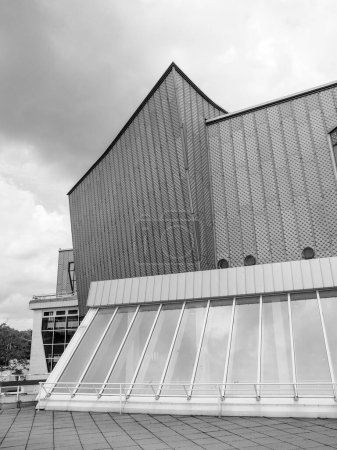 Téléchargez les photos : Berliner Philharmonie célèbre point de repère - en image libre de droit