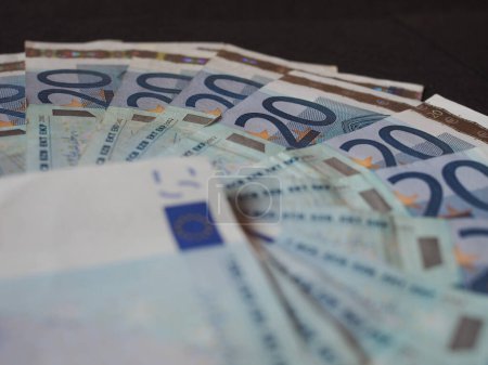 Téléchargez les photos : Billets en euros rapprochés - en image libre de droit