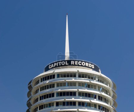 Téléchargez les photos : Capitol Records Building vue de fond - en image libre de droit