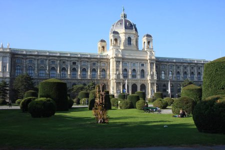Téléchargez les photos : Belle vue sur la rue et l'architecture à Vienne, Autriche - en image libre de droit