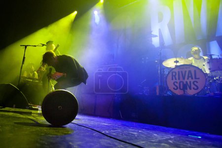 Téléchargez les photos : Groupe rock américain Rival Sons performance Oslo, Norvège - en image libre de droit