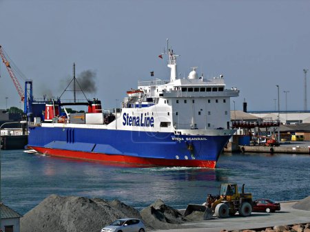 Téléchargez les photos : Navire de fret Stena Scanrail - Stena Line - en image libre de droit