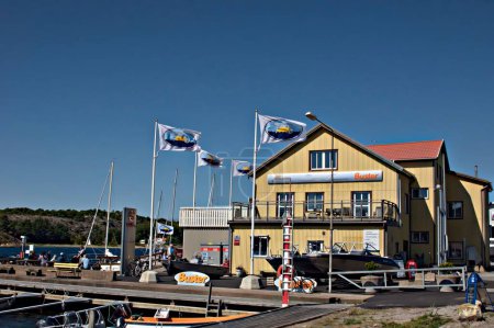 Téléchargez les photos : Commerce de détail et point de vente à Havstenssund, Bohusln en Suède - en image libre de droit