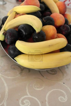 Téléchargez les photos : Beaucoup de fruits frais - en image libre de droit