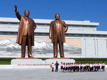 Téléchargez les photos : Séoul, Corée du Sud : les gens dans le mémorial national de Séoul en Corée du Sud - en image libre de droit