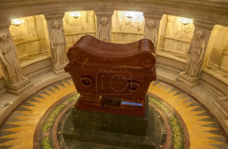 Photo for Napoleon's sarkofag under koppelen - Royalty Free Image