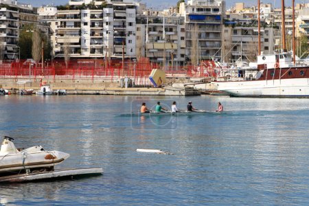 Téléchargez les photos : Port de Pireus à Athènes, Grèce - en image libre de droit
