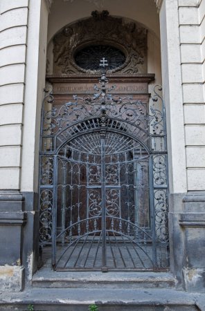 Foto de Puerta de la antigua iglesia histórica - Imagen libre de derechos