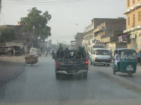 Téléchargez les photos : PAKISTAN - TALIBAN ATTACK - BASE PAF BADABER - en image libre de droit